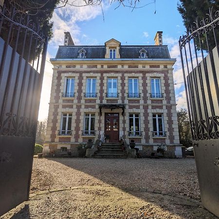 Le Domaine Des Pres Du Hom Bed and Breakfast Bézu-Saint-Éloi Buitenkant foto
