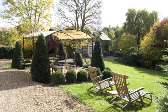 Le Domaine Des Pres Du Hom Bed and Breakfast Bézu-Saint-Éloi Kamer foto