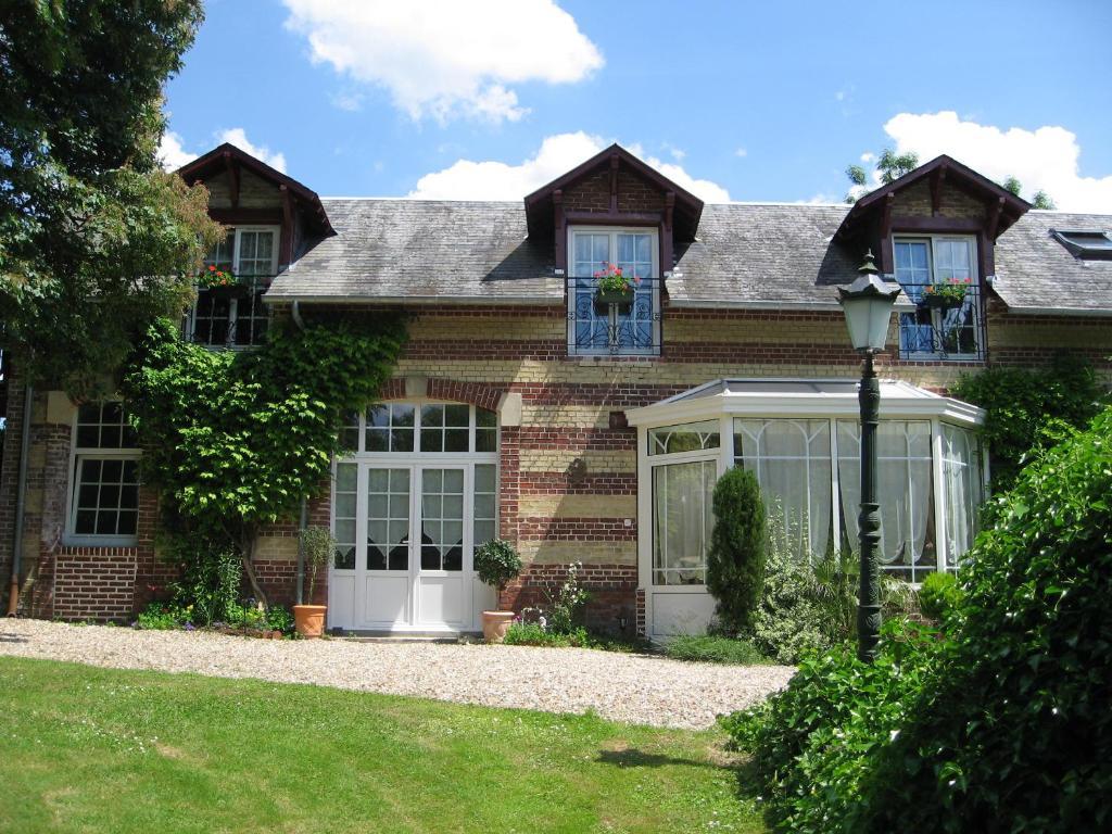 Le Domaine Des Pres Du Hom Bed and Breakfast Bézu-Saint-Éloi Kamer foto