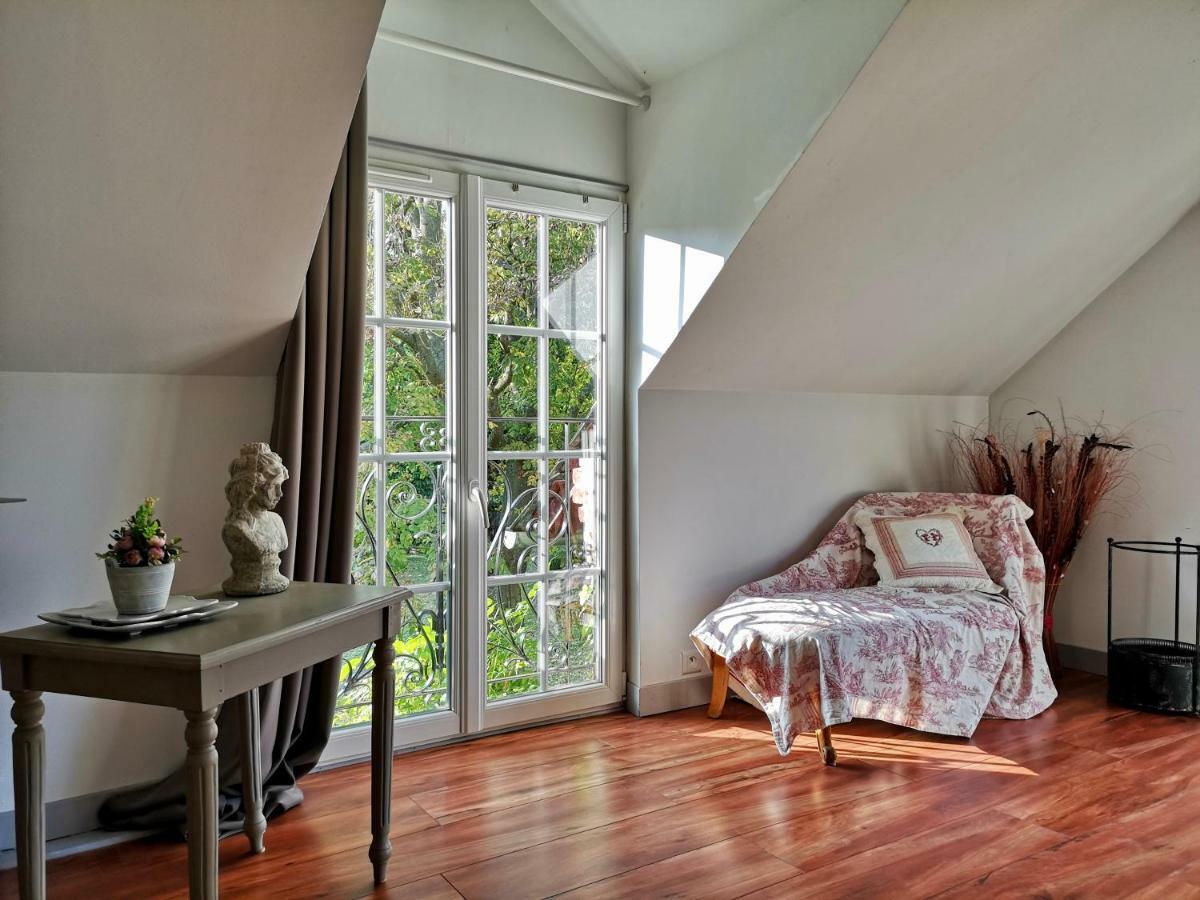 Le Domaine Des Pres Du Hom Bed and Breakfast Bézu-Saint-Éloi Buitenkant foto
