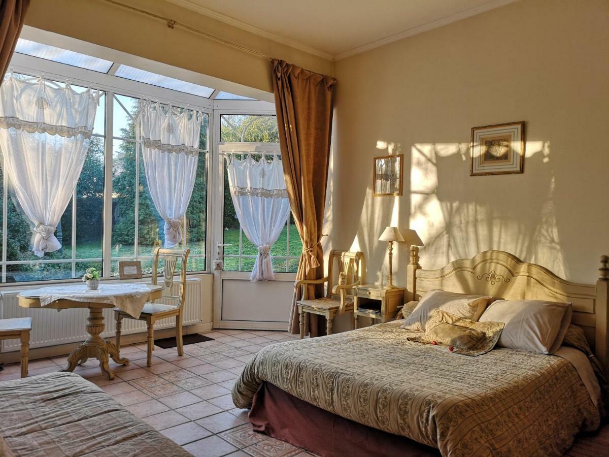 Le Domaine Des Pres Du Hom Bed and Breakfast Bézu-Saint-Éloi Buitenkant foto