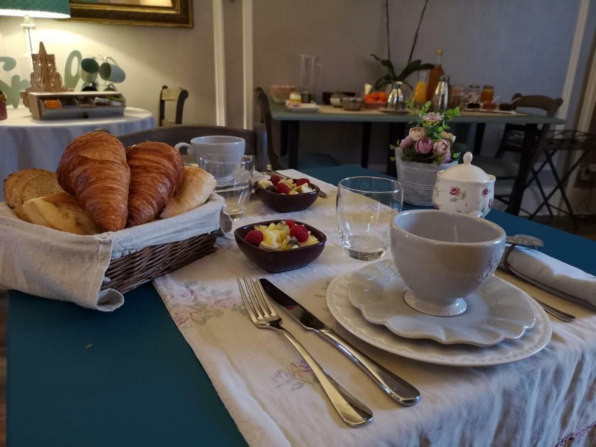 Le Domaine Des Pres Du Hom Bed and Breakfast Bézu-Saint-Éloi Buitenkant foto