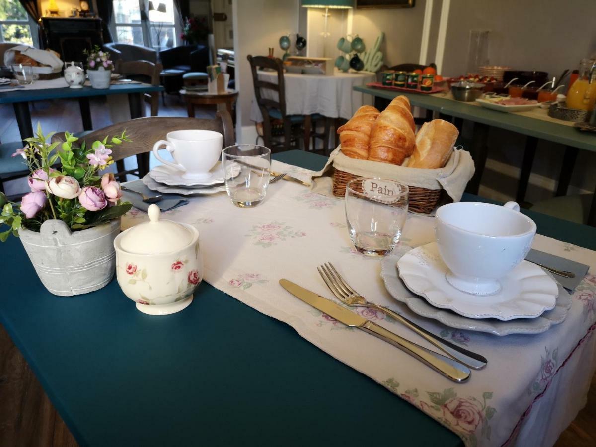 Le Domaine Des Pres Du Hom Bed and Breakfast Bézu-Saint-Éloi Buitenkant foto