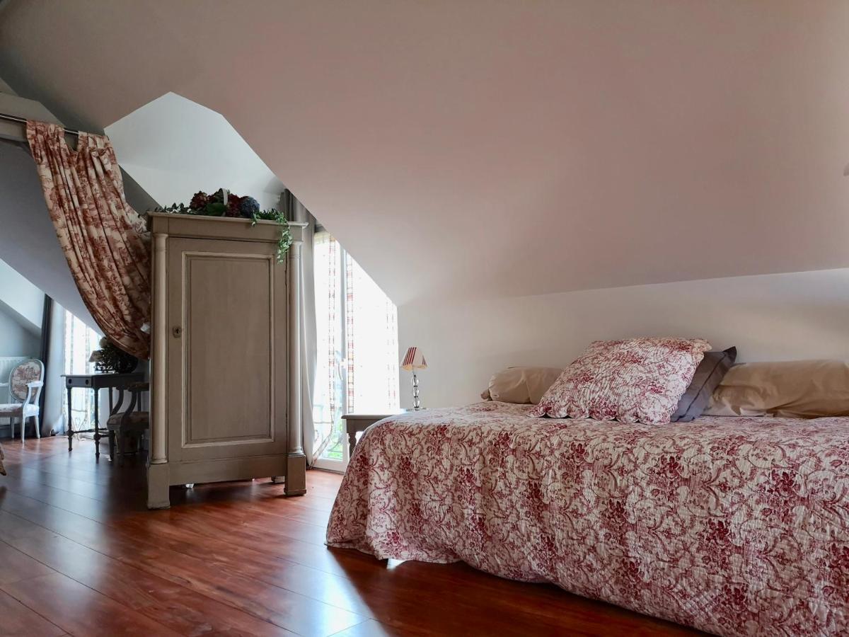 Le Domaine Des Pres Du Hom Bed and Breakfast Bézu-Saint-Éloi Buitenkant foto